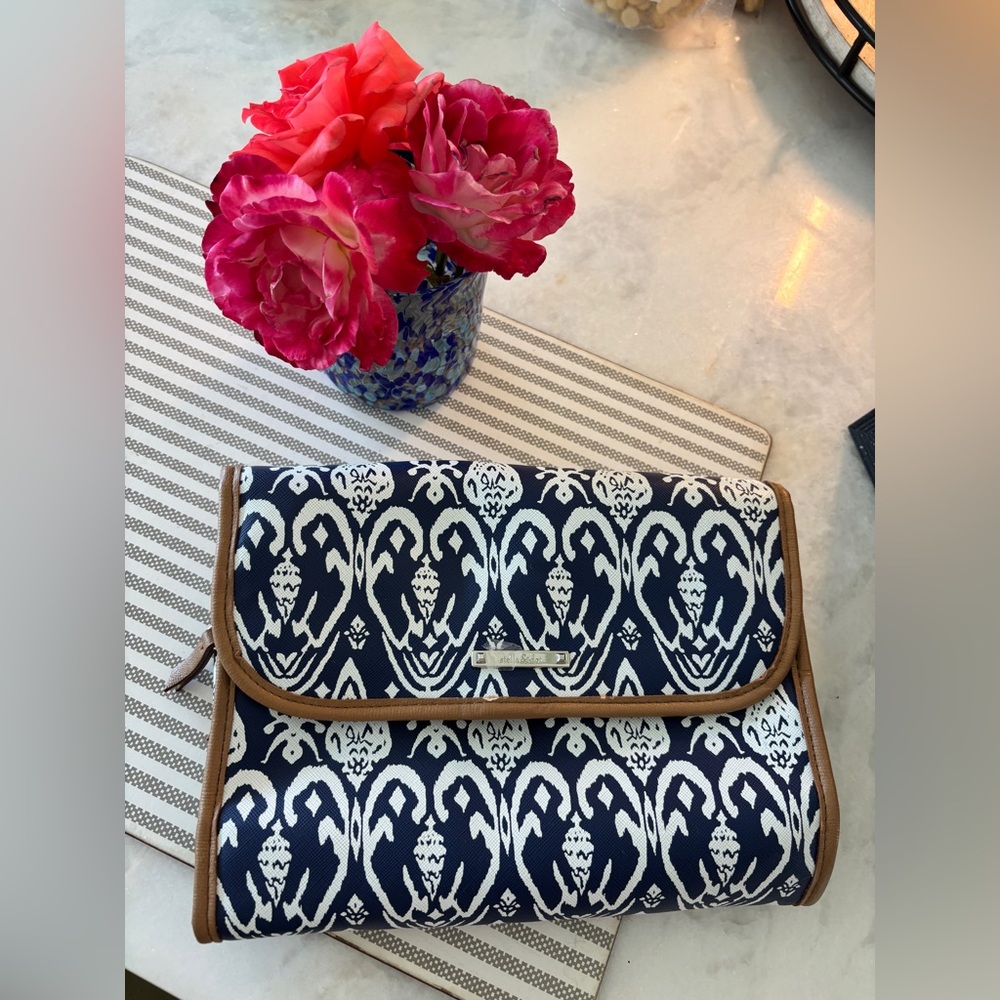 Stella & Dot Navy and White Ikat Cosmetic Travel Case